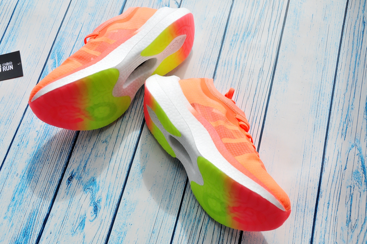 咕咚全掌碳板跑鞋42K，让“造风者”尽情去RUN