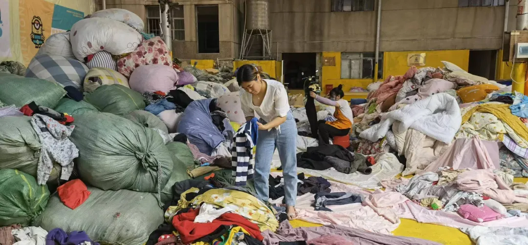 有人靠旧衣服回收年入几十万,旧衣服回收的技巧到底有哪些?