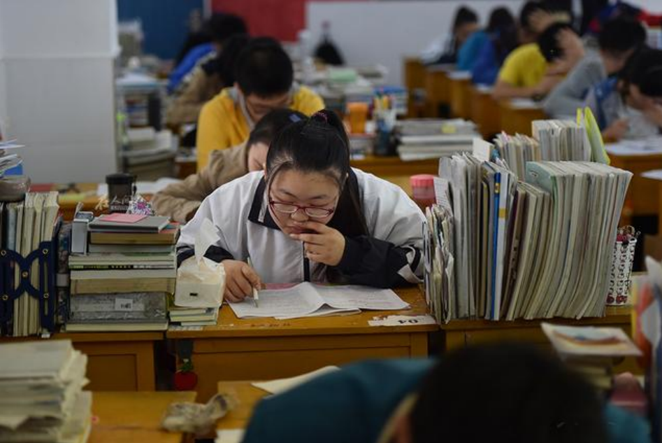 亚洲最大“高考工厂”，毛坦厂中学为什么这么出名？