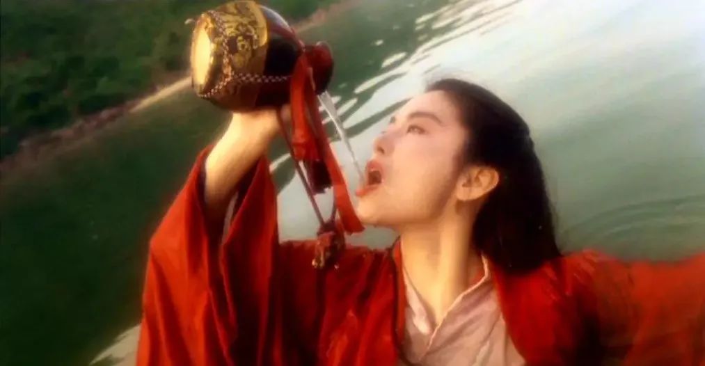 12位年过50的美人今昔颜值对比：有人还敢演丫头，有人整容致脸崩