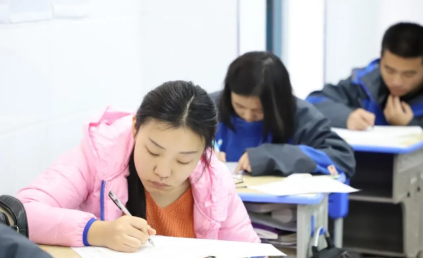 高考分数和模拟考分数差多少？学霸的答案很中肯，考生可以放心了