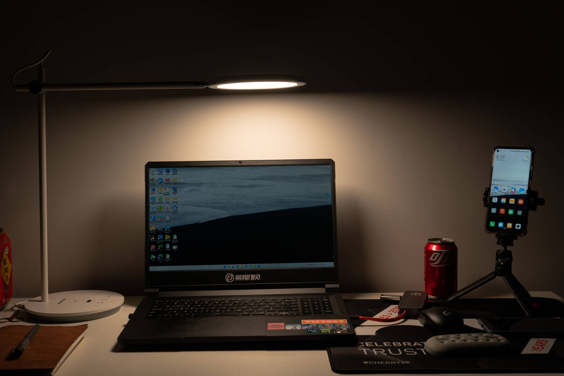 桌面必备！高颜值护眼台灯——南卡L1