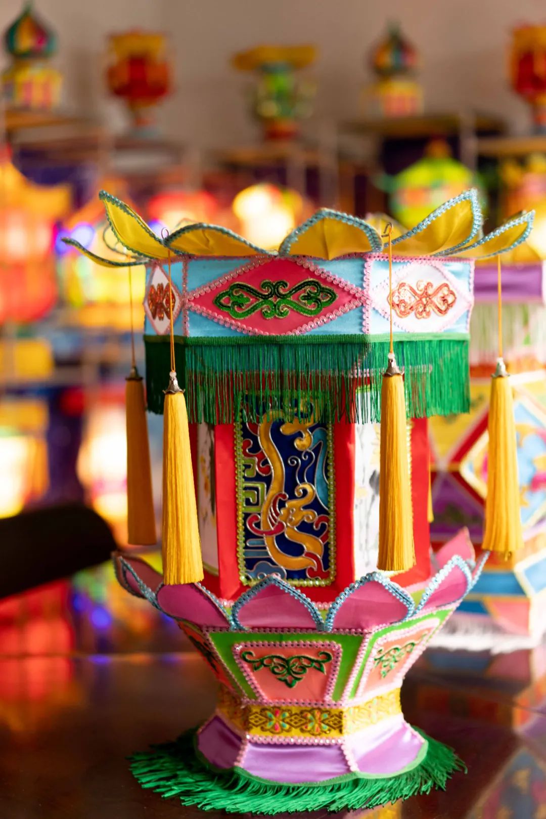 这座四川小城，给全世界做灯