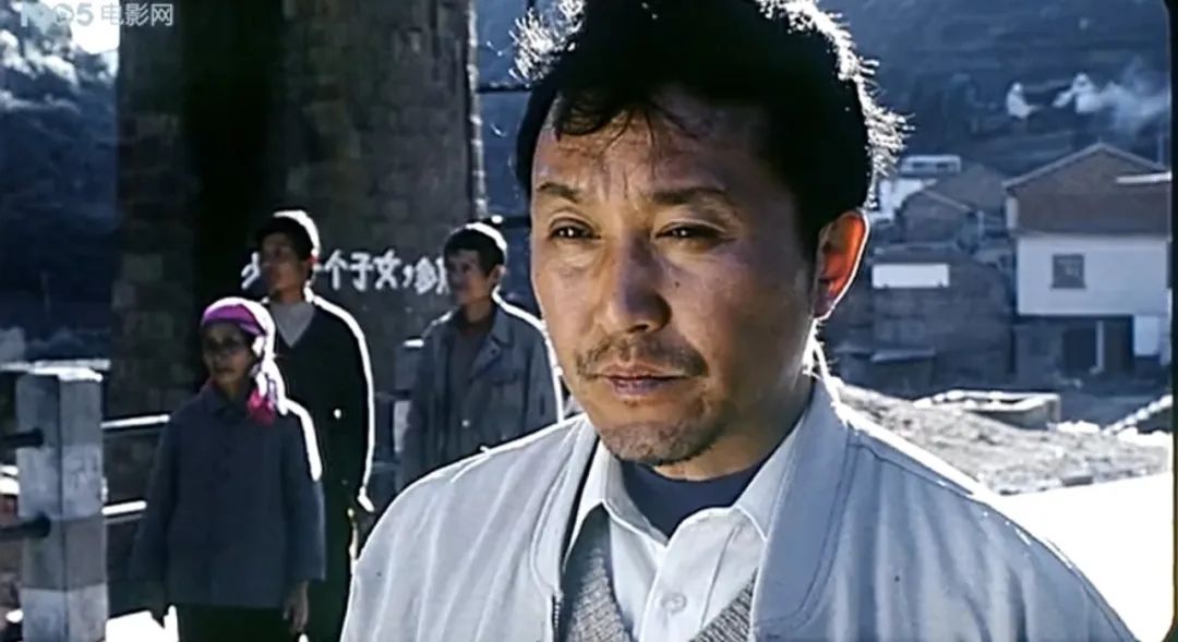 戏剧张力又野又生猛！对演员进行“非人道”封闭管理，还不准洗脸