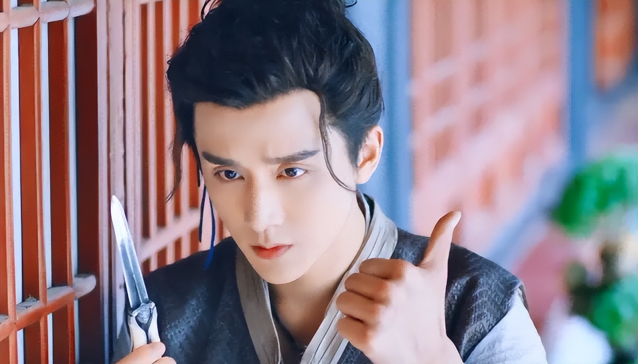 同为是“泡面头”，把张一山、肖战和张国荣放一起，差距就出来了