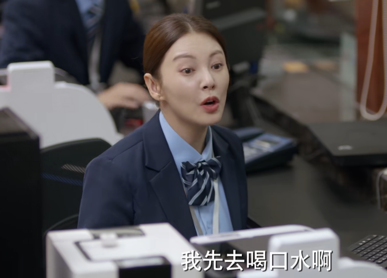 中国导演们！求求你们学学《幸福到万家》导演郑晓龙怎么拍穷人吧