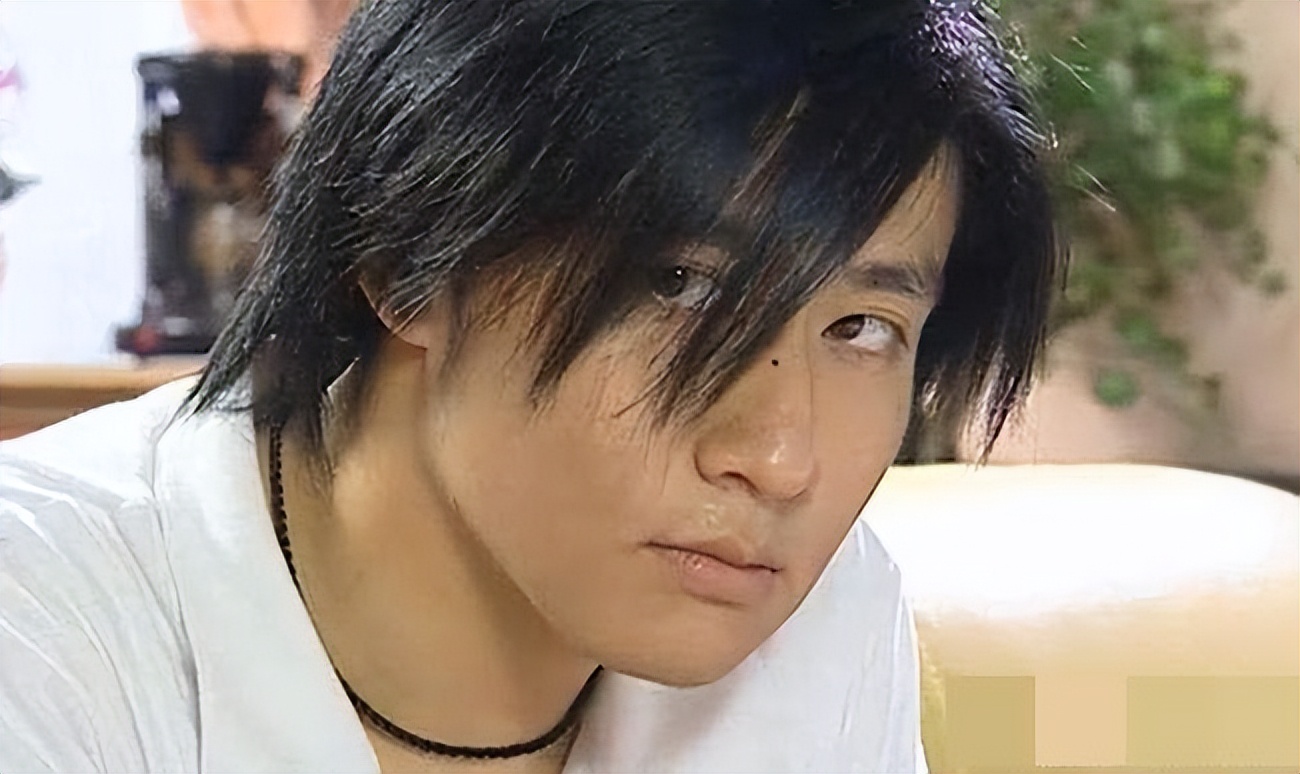 19年后再看《红苹果乐园》,男演员颜值全员崩盘,女演员个个坚挺