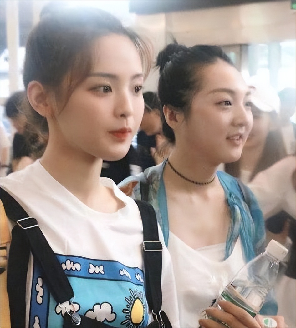 985毕业科班出身，实力不俗被称小邓紫棋，因生病变丑遭外貌羞辱