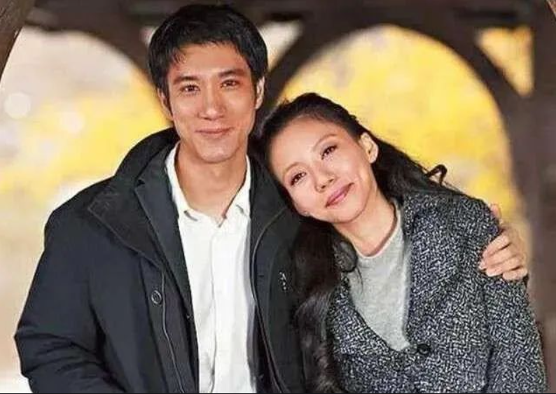 台媒曝宏蕾正面交锋后！王力宏将去见小孩，传找黑范夫妇同行吾疆
