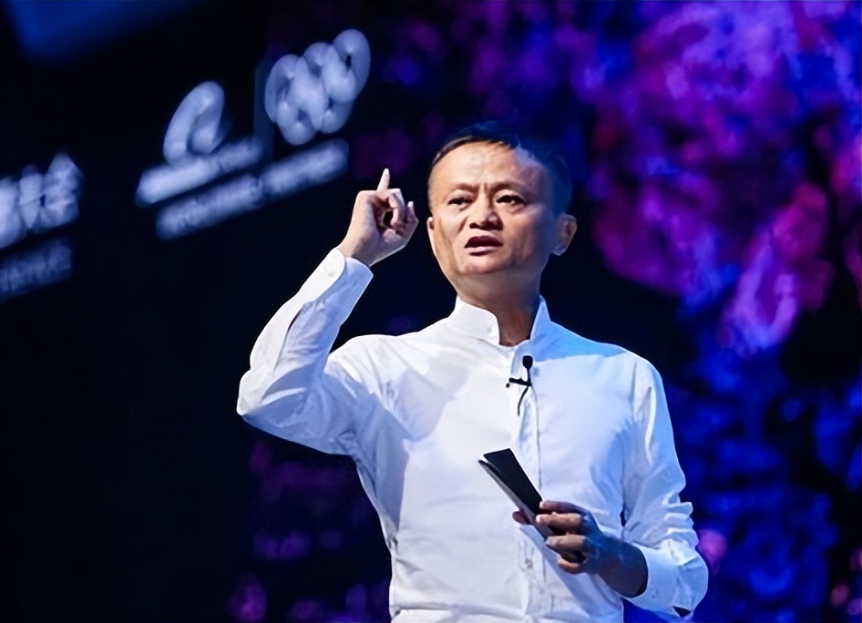 马云：24岁大学毕业，普通人到首富，再回首才发现他成功是必然的