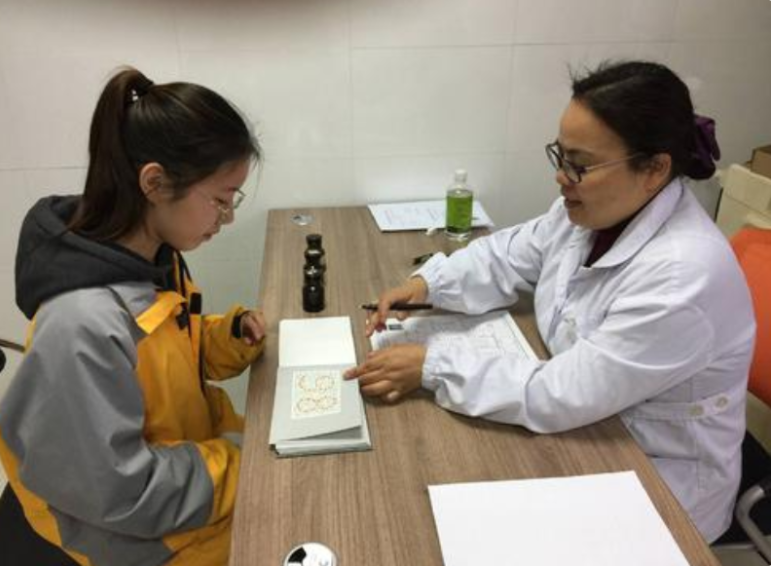 高考体检要“一丝不挂”？高三党瑟瑟发抖，医生：你以为我想看？