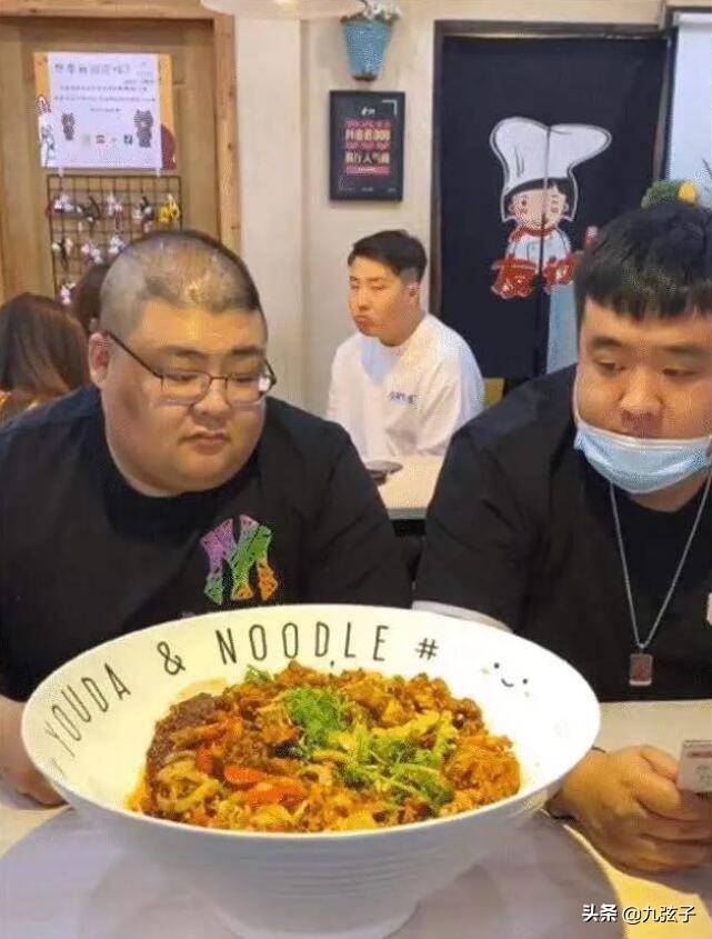 是资本“吃人”，还是人吃资本？29岁“泡泡龙”之死，是谁的过？