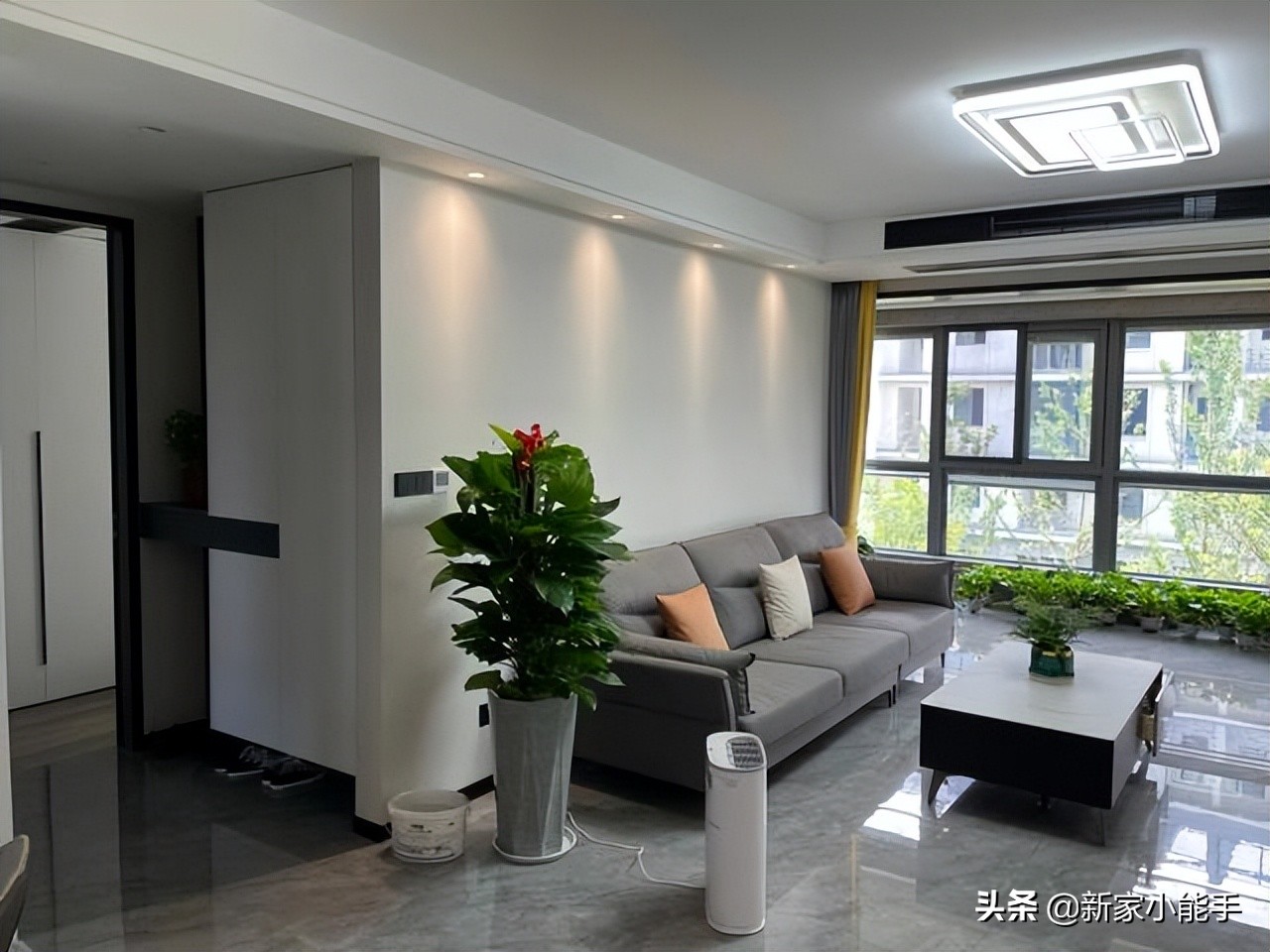 终于乔迁入住新房，装修简单不豪华，不做电视墙，一家人都满意