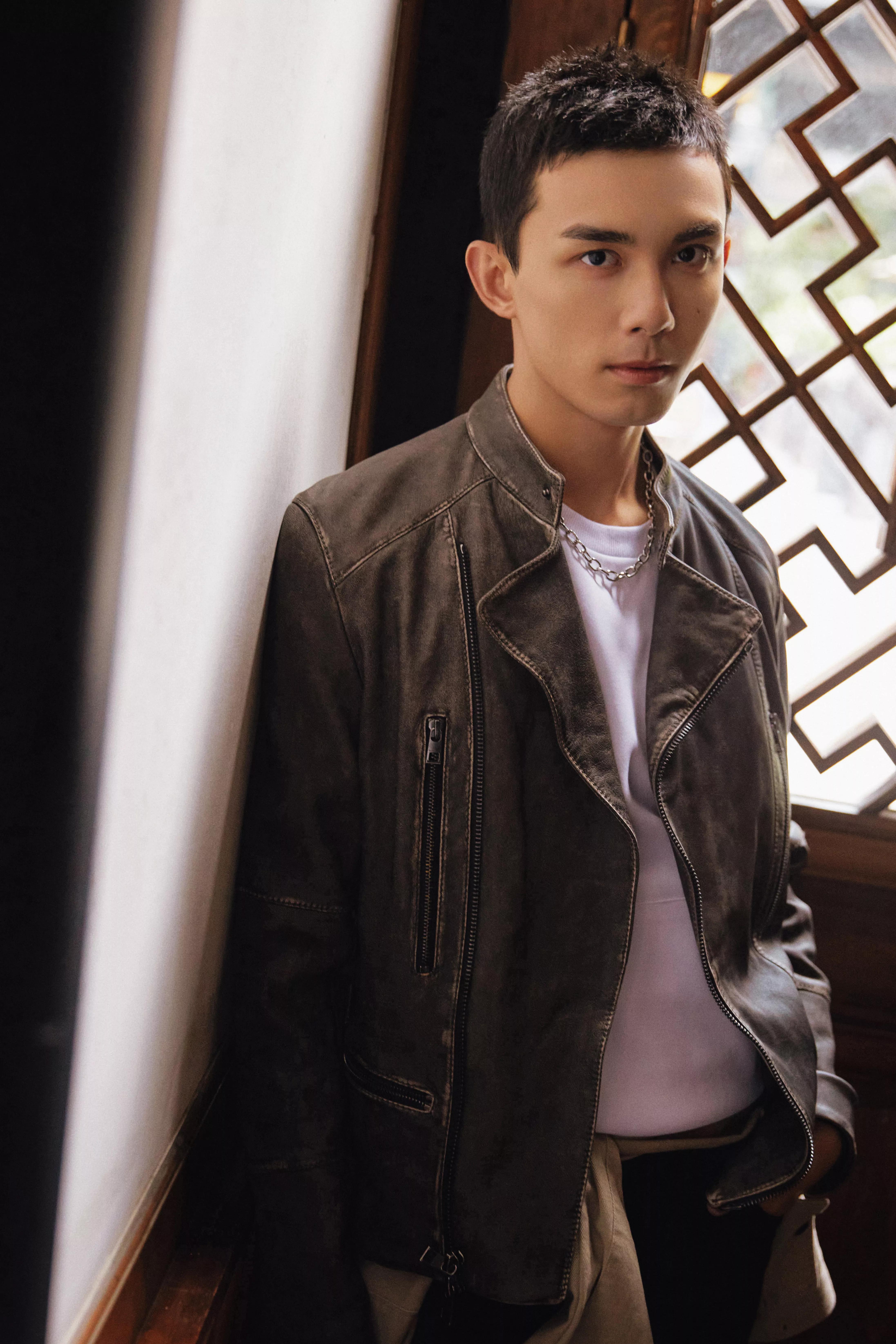 明星壁纸－吴磊