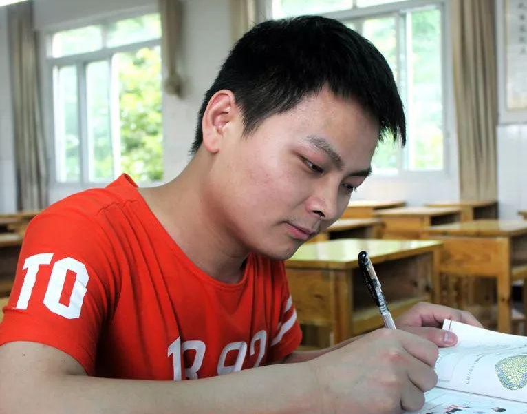 高考倒计时！人大教授的一句话刷屏，上不了一本就再无翻身之地？