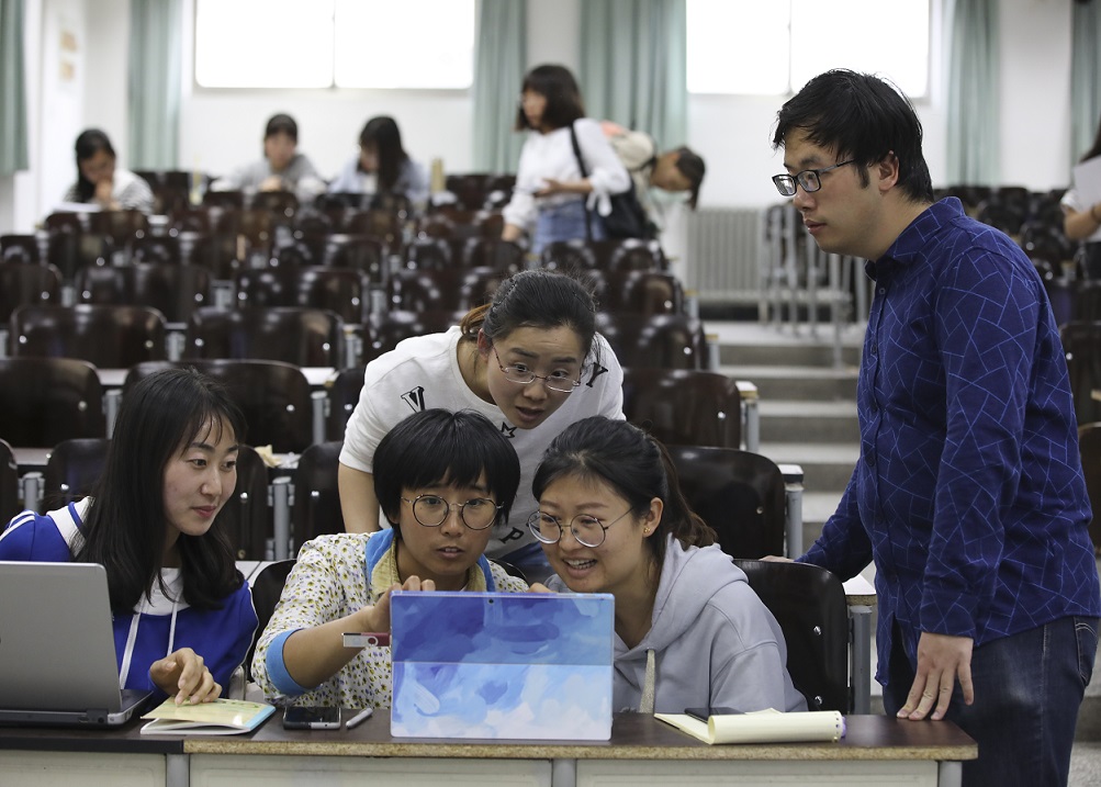 兰州大学西北少数民族研究中心的博士研究生巨浪应邀主讲