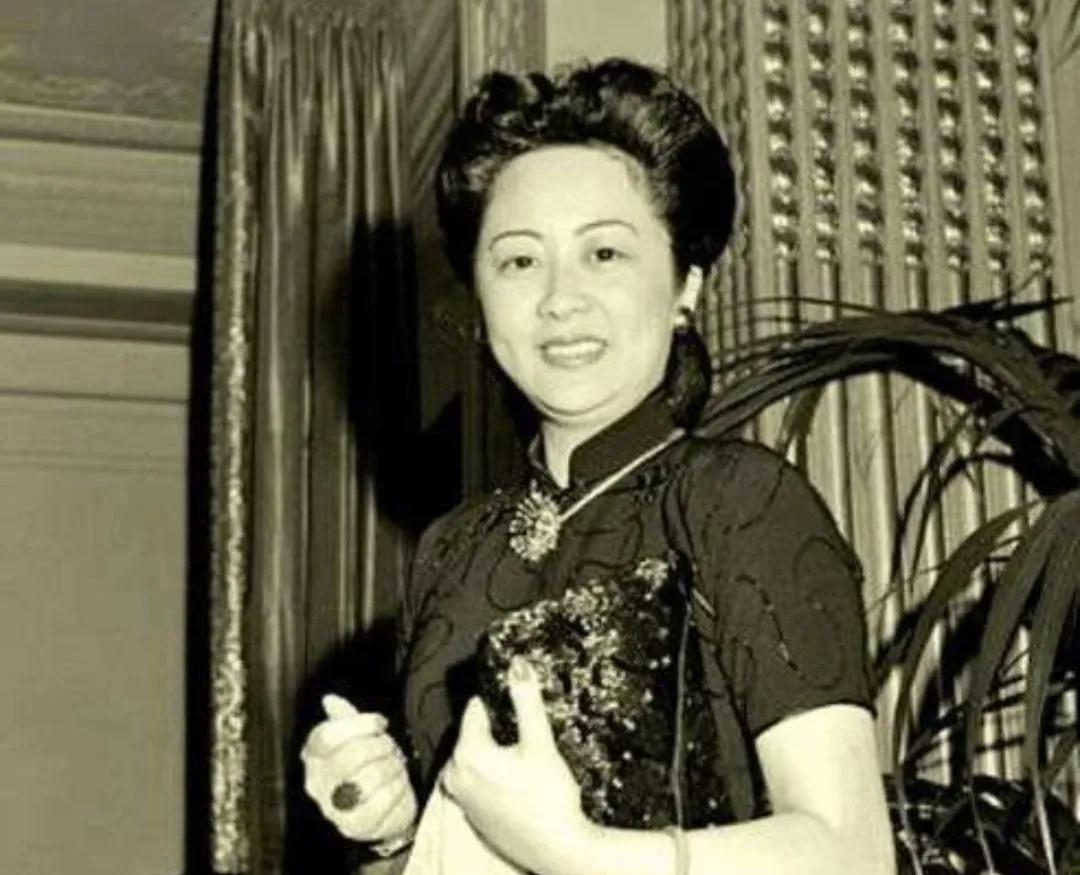 孔祥熙长子孔令侃和有夫之妇白兰花的孽情 天天看点