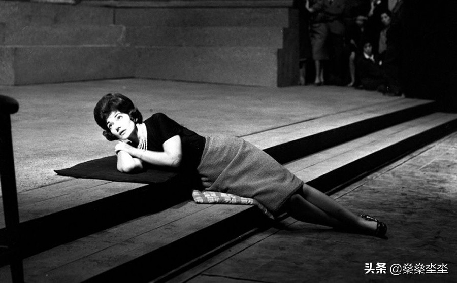 20世纪最伟大的女高音歌唱家玛丽亚·卡拉斯，为爱心碎而死