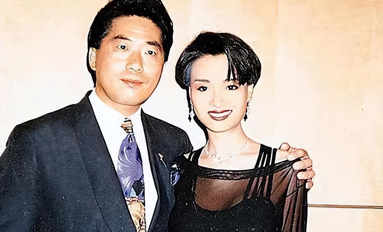 长着一张红颜祸水的脸，感情经历却洁白如纸，这12位女星太稀缺