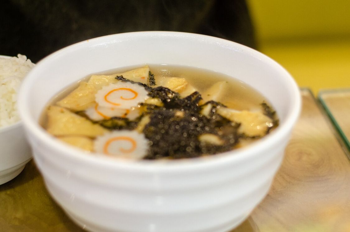 6个国家的大学食堂盘点，美国热量高，韩国小菜多，再看看中国的