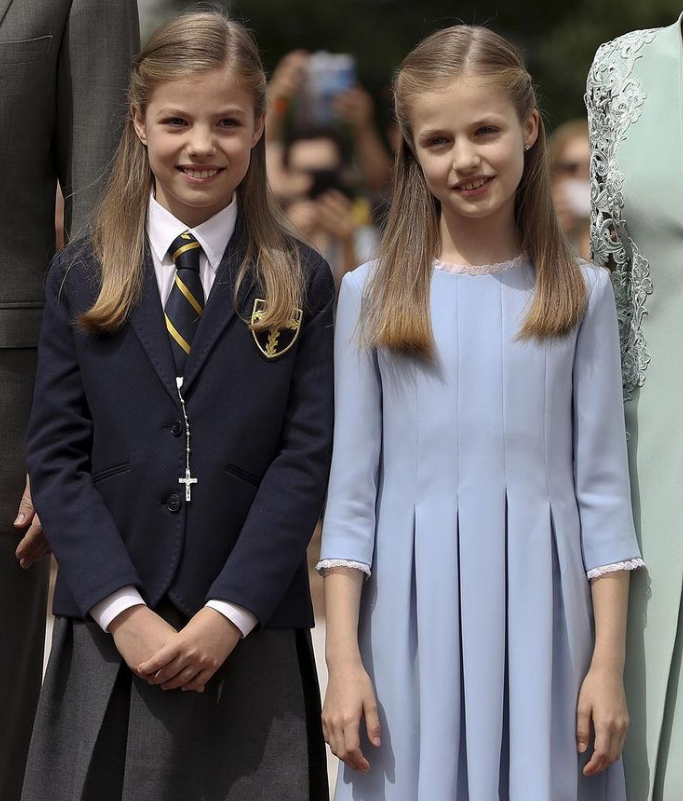 西班牙绝美公主姐妹花大变样?16岁未来女王近照曝光,引网友热议