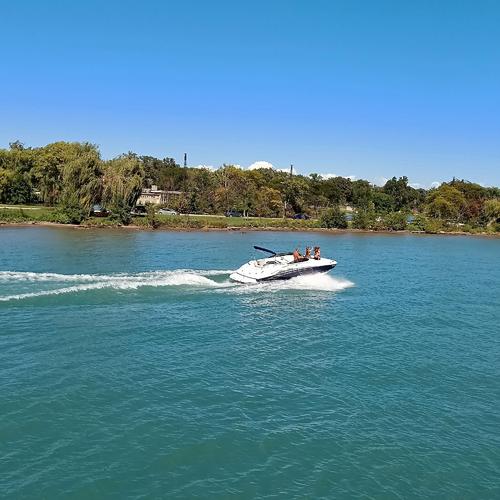 一寸光阴一寸金！高考作文参考范文《时间是试金石》