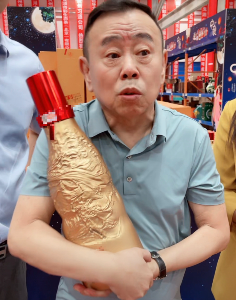 潘长江：走红后2次想抛弃同住8年厕所的发妻，发妻—句话让他醒悟