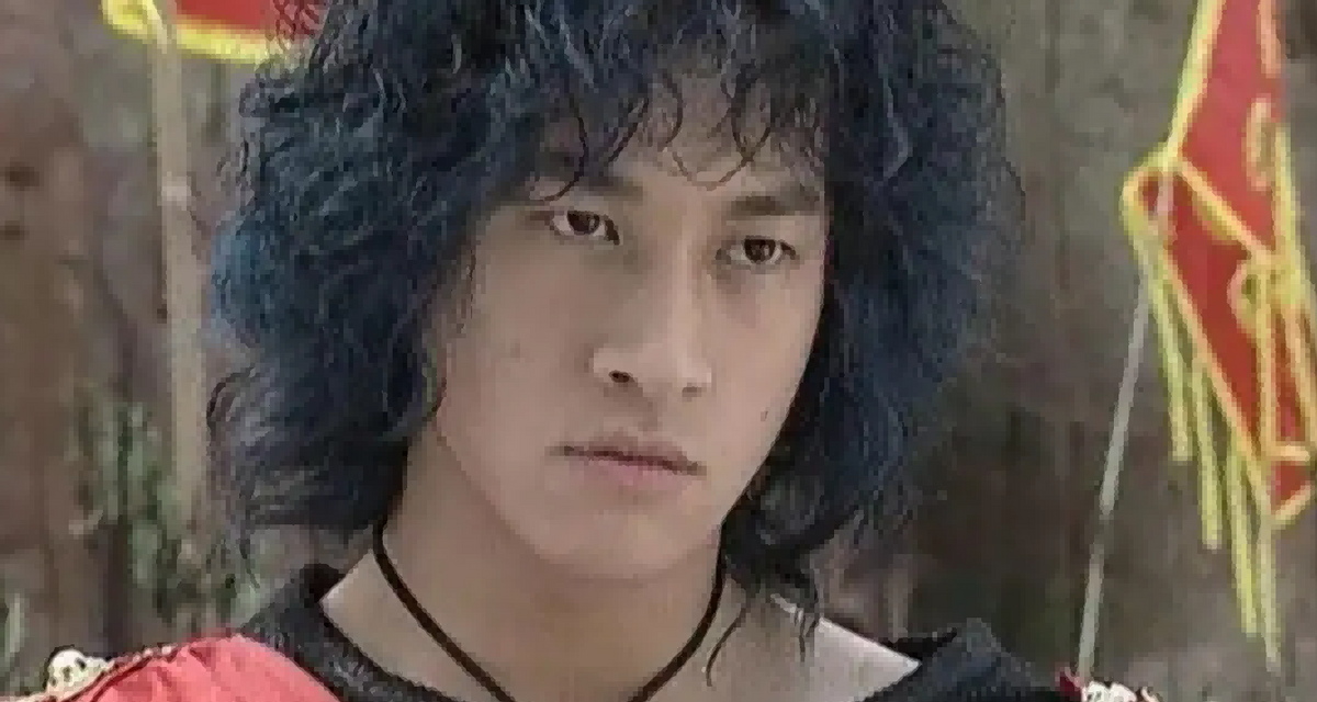 同为是“泡面头”，把张一山、肖战和张国荣放一起，差距就出来了