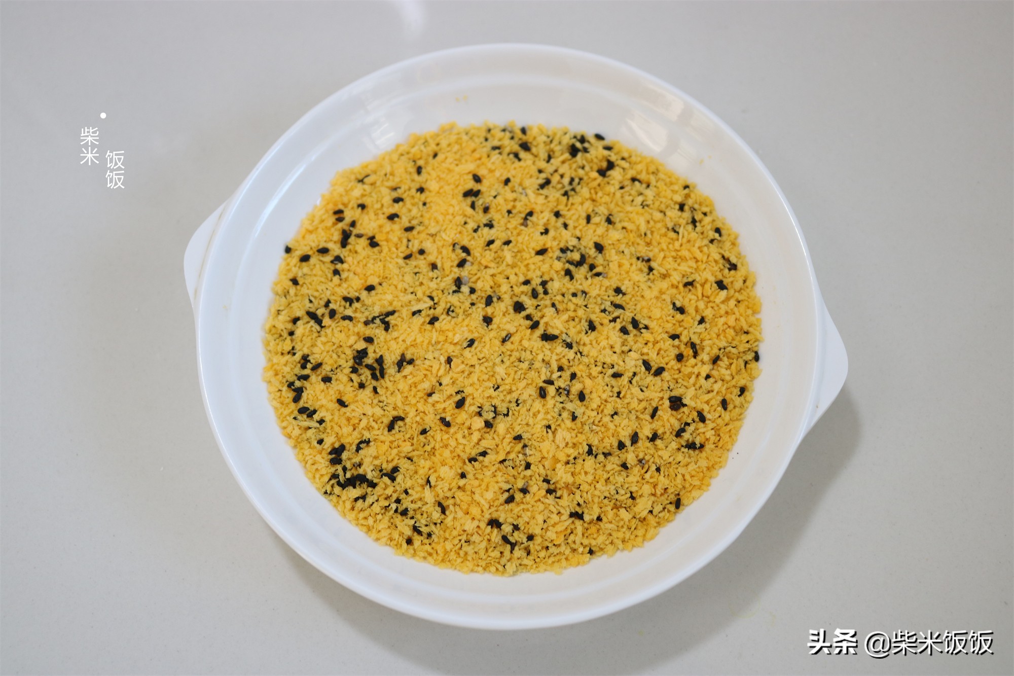 咬一口，外酥里糯，这个饼我家隔几天做一次，冬天吃正合适