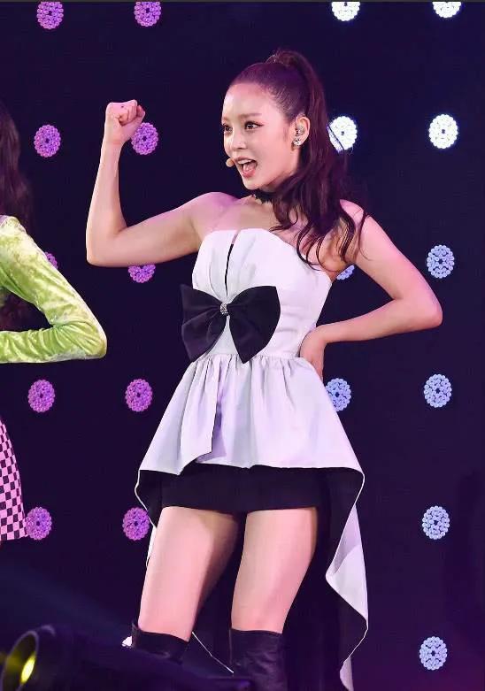 具荷拉——一生悲剧的女孩子