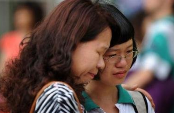 高考一加分政策惹争议，有些家长认为不公平：寒窗苦读没拼过身份