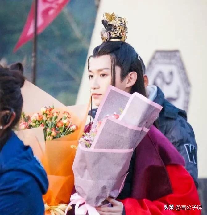 穿红衣古装帅成神的7位男星，有人气质冷艳，有人被请求焊在身上