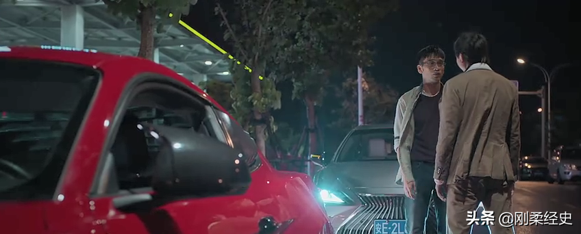 《庭外·盲区》：堆砌悬疑，错漏百出，编剧和观众双双进入盲区