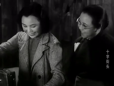 吴茵33岁确立“东方第一老太婆”的地位，终身未育，晚年写回忆录