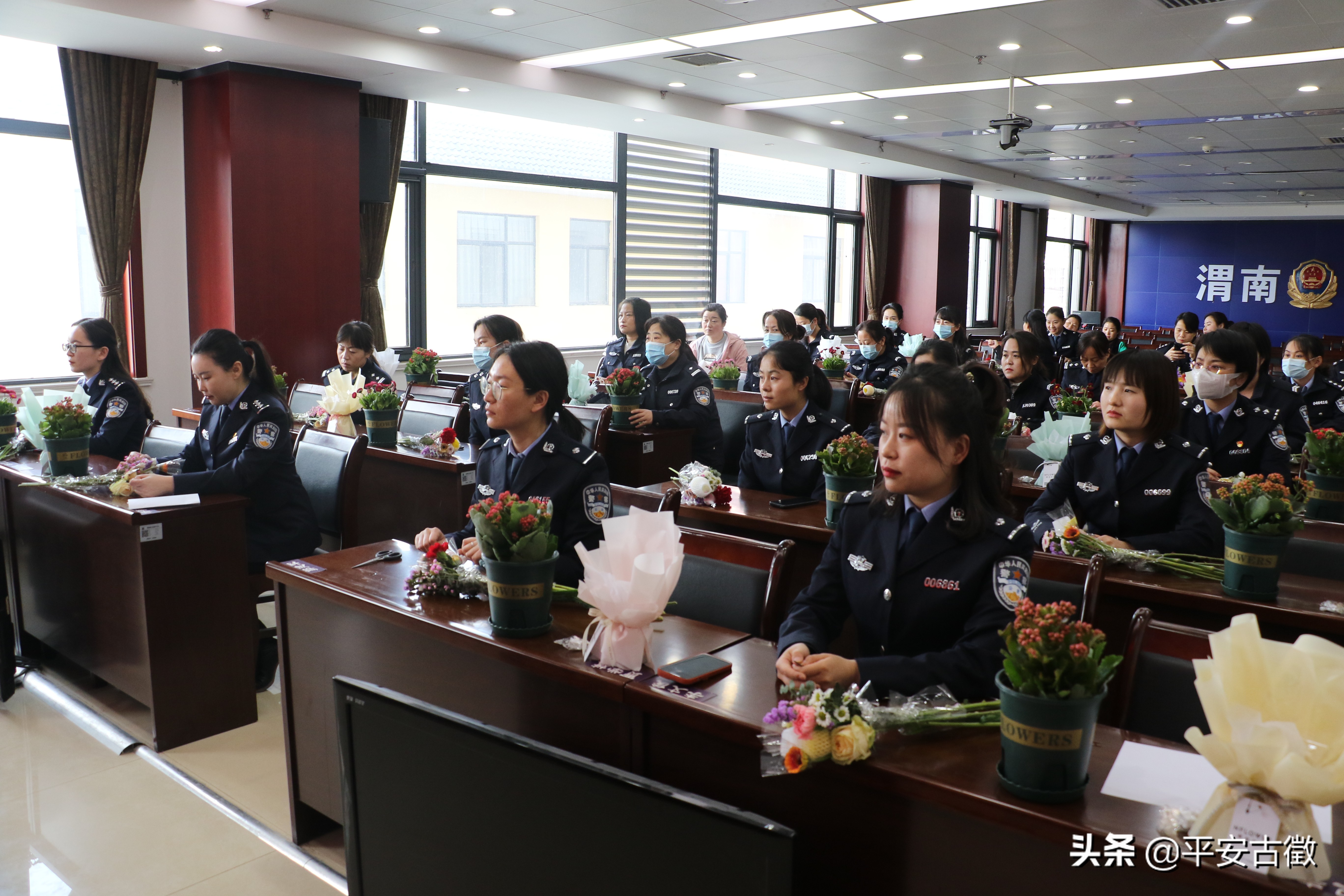 致敬平凡岗位上的她丨警营女神节，一个比一个更精彩