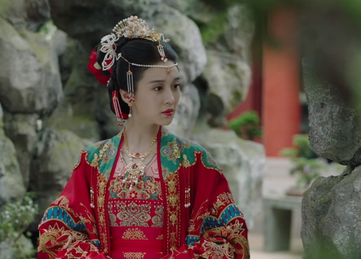 《新上错花轿嫁对郎》杀青！田曦薇演李玉湖，杜冰雁人选颜值不俗