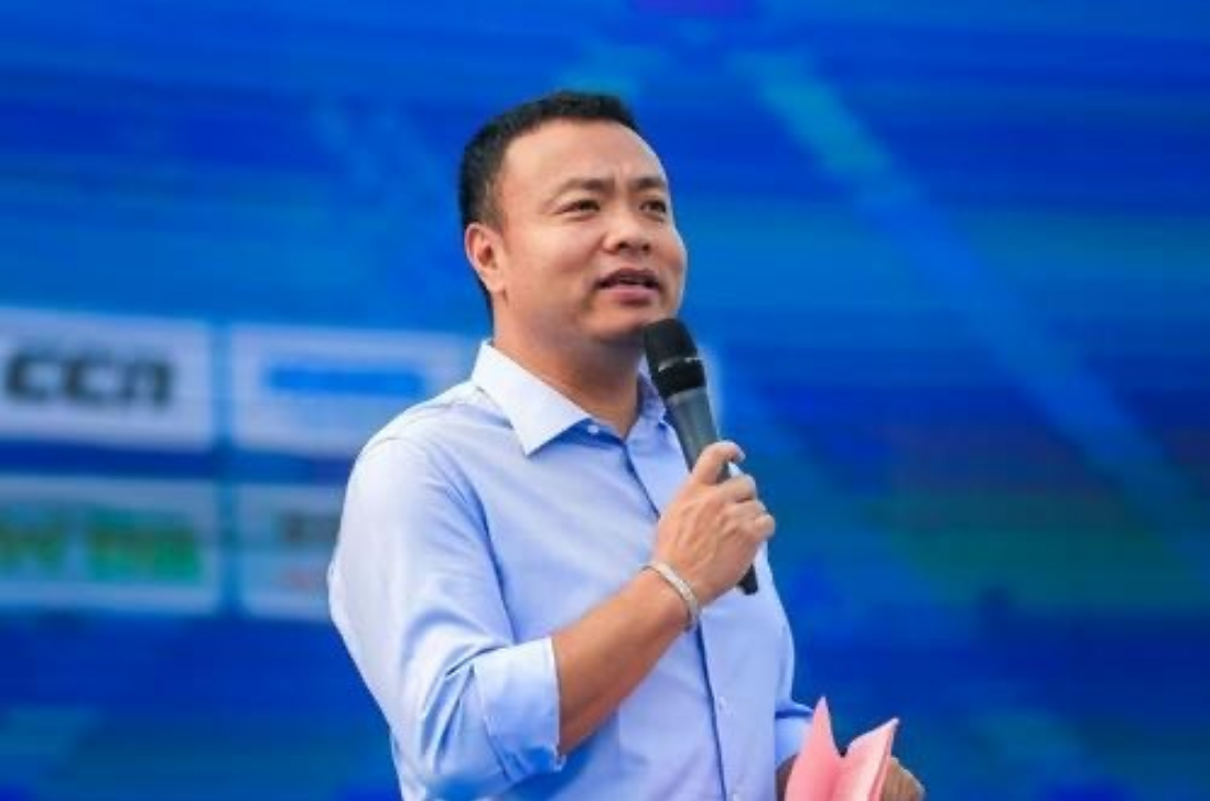 刘园园：逼婚大12岁央视名嘴，携2岁女儿办婚礼，如今过得怎样？