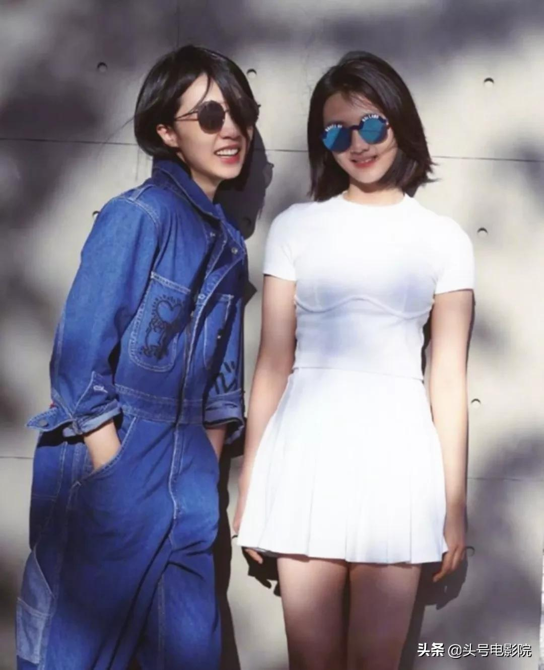 黄多多16岁戴金链涂眼影,爸爸萌娃早熟!曹格女儿11岁露肩画眼线
