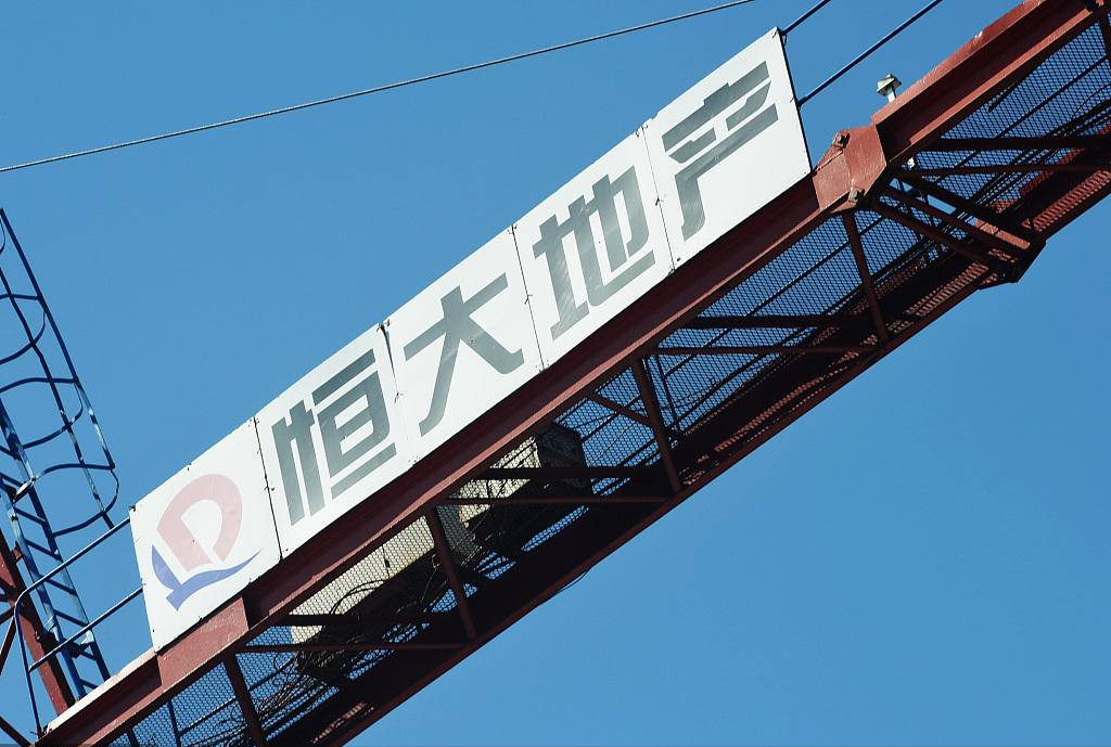 坐拥几千亿资产，净负债率却为零！中国真正的地产首富花落谁家？