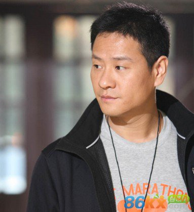 离婚13年后，连奕名和陈佳妍的生活状况有何不同？