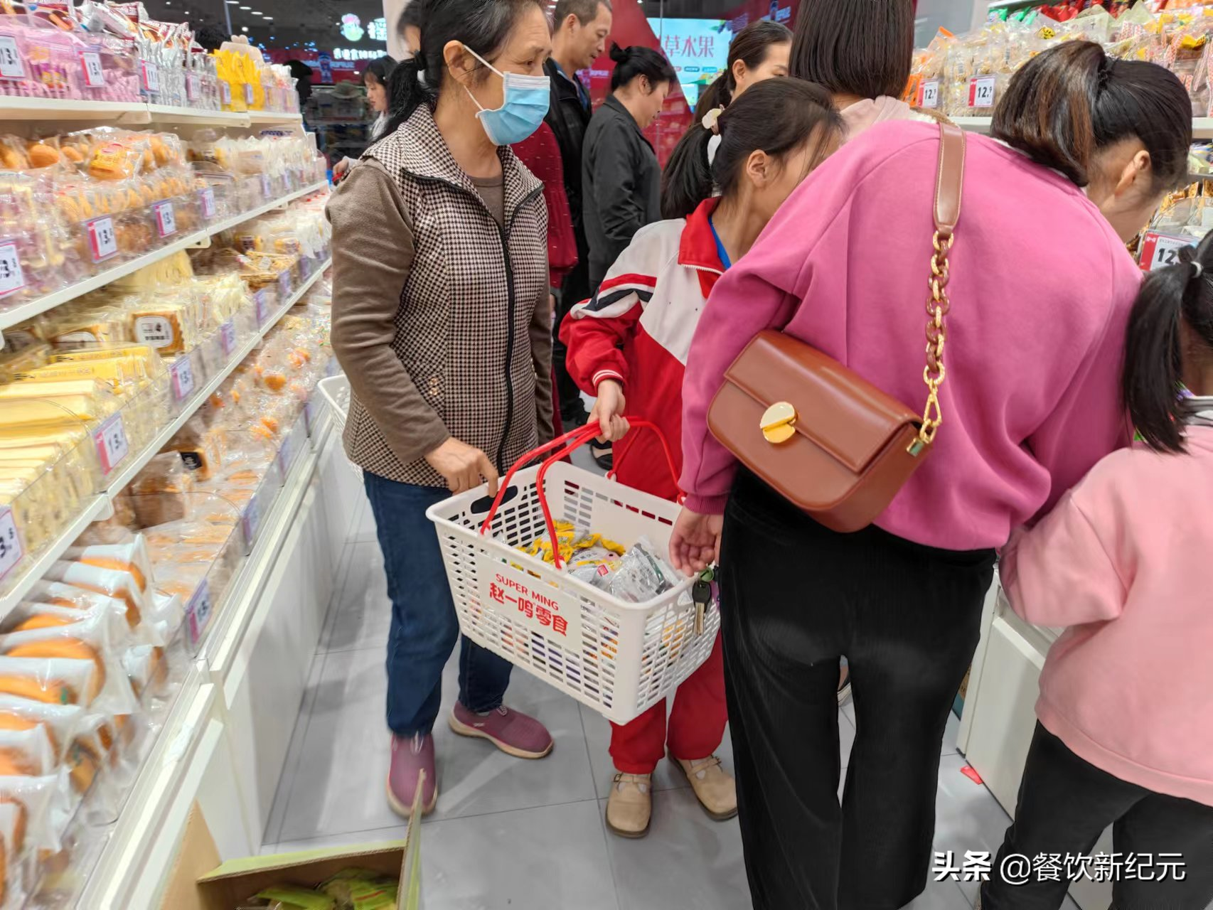 风靡江西街头的“网红零食店”，看似划算，其实一点都不实惠