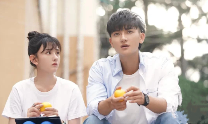 同样是演学生，把张柏芝、赵丽颖和吴倩放在一起，美得各有千秋