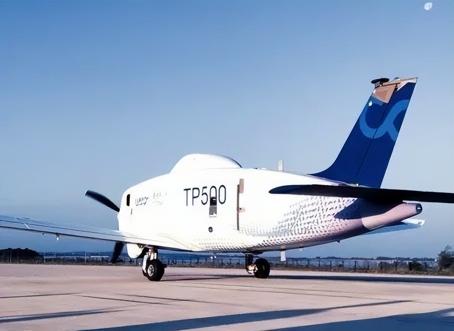 航空运输也要无人化？世界首架无人运输机已试飞，航程达1800公里