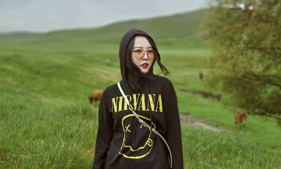 知名蒙古族女歌手，因车祸不幸离世，年仅31岁