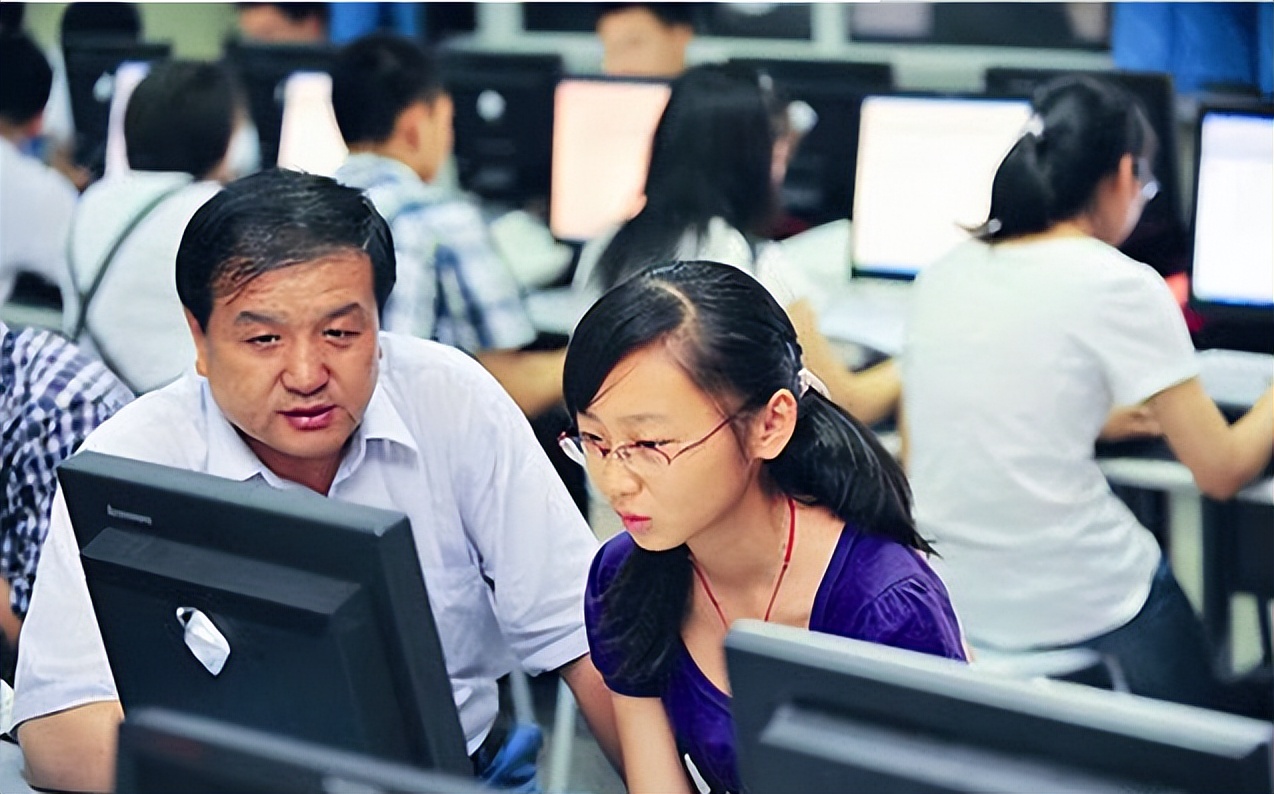 不擅长数学的考生，这几个专业尽量不要报考，毕业或将成为难题