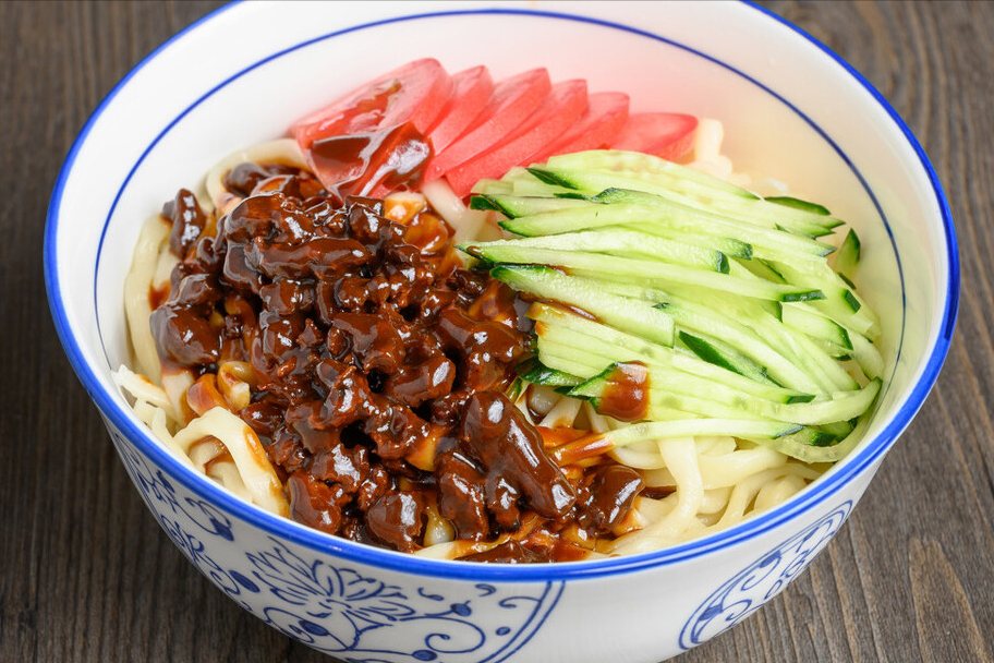 爱吃面条的要收藏，大厨分享秘制炸酱的做法，拌饭拌面都很香