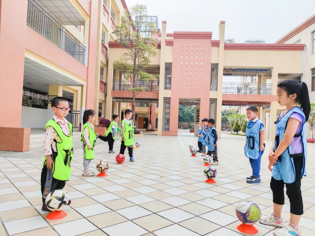 成都市双流区九江小学周末托管“足”够精彩