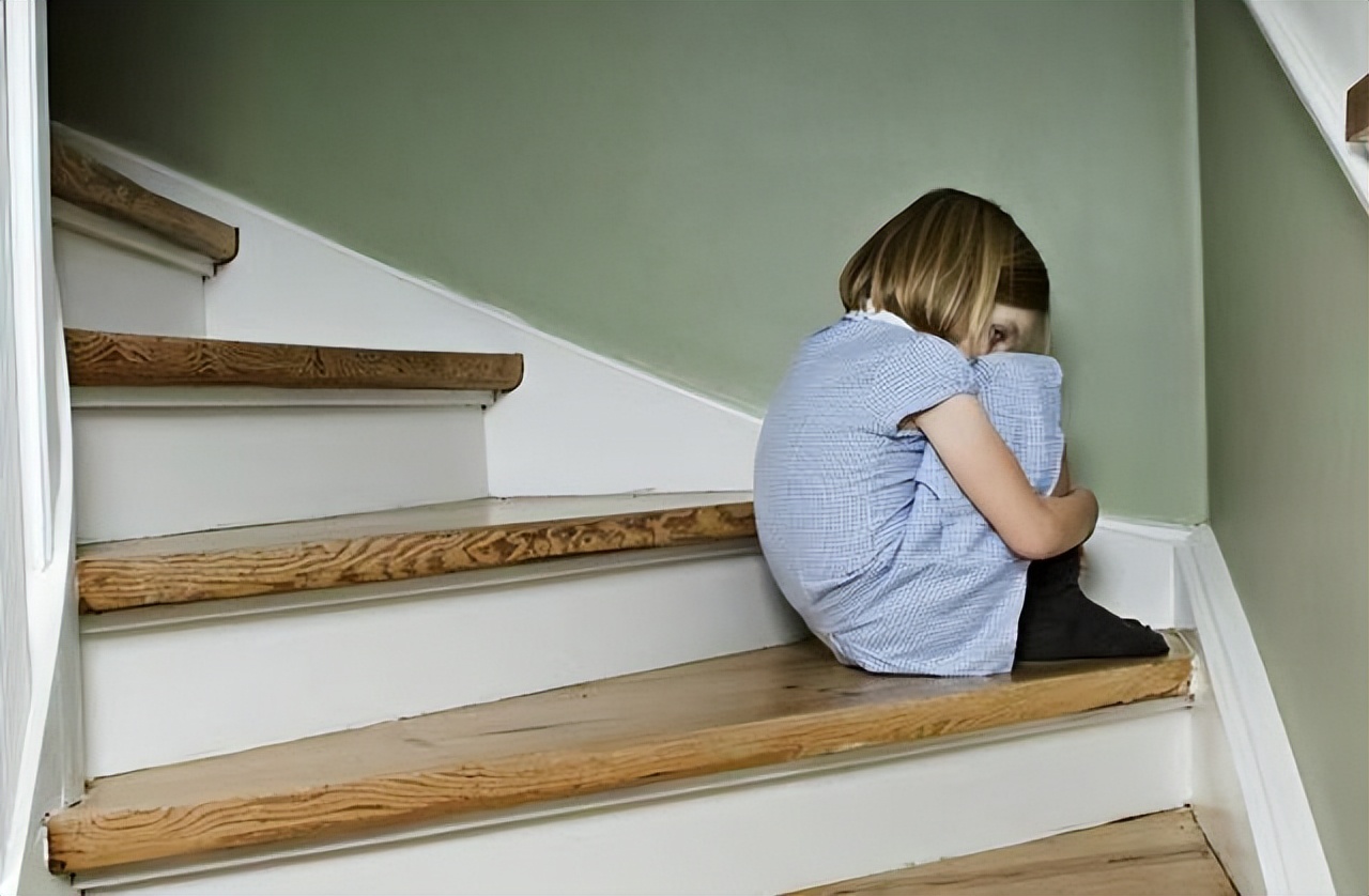 而内向的孩子虽然表面看起来沉默寡言,适应能力弱,有些"迟钝",但从另