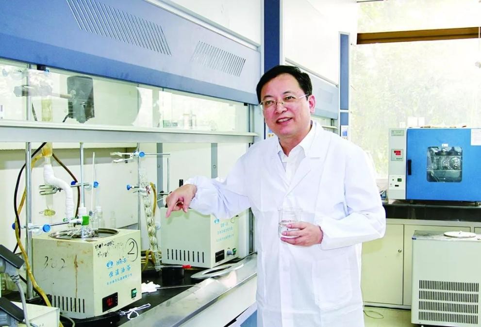 婉拒国外优待回国，江苏董事长当选院士，如今豪捐千万献礼母校百廿校庆！