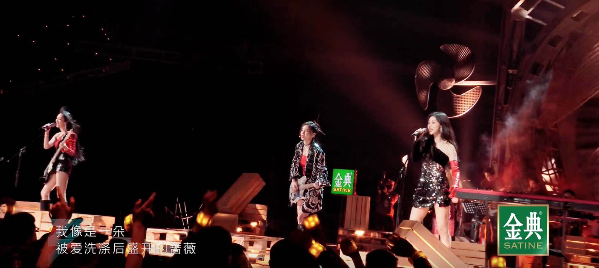 互联网美女真的太多了！杨幂身材大杀四方，赵今麦长大了这么美？